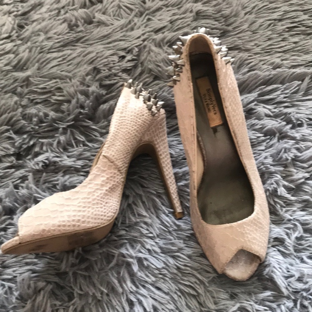 Simply Vera spike heels